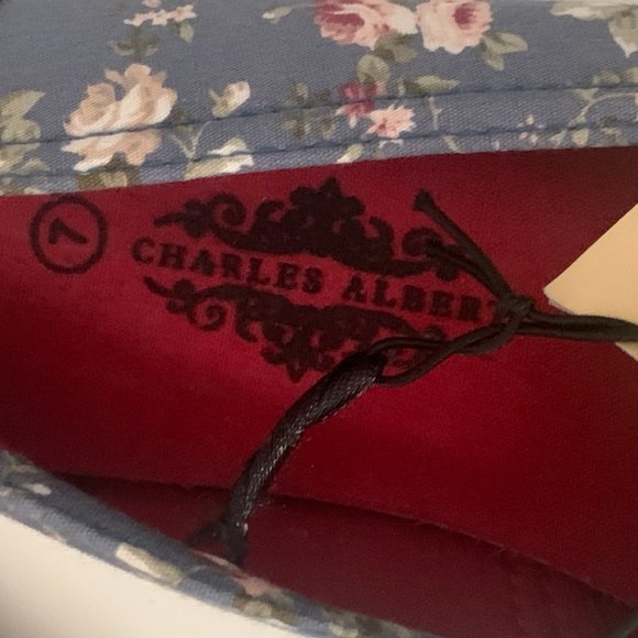 Floral Fresh Slip-on Shoes - Picture 7 of 8
